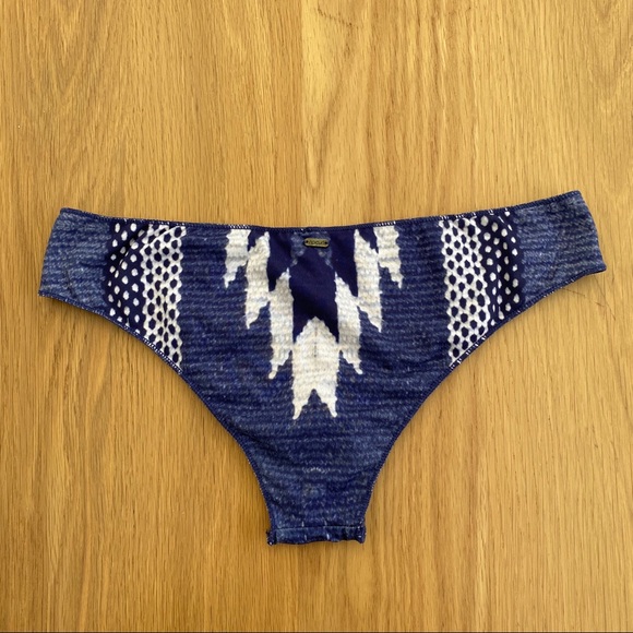 Rip Curl Bikini Bottom - Picture 3 of 4